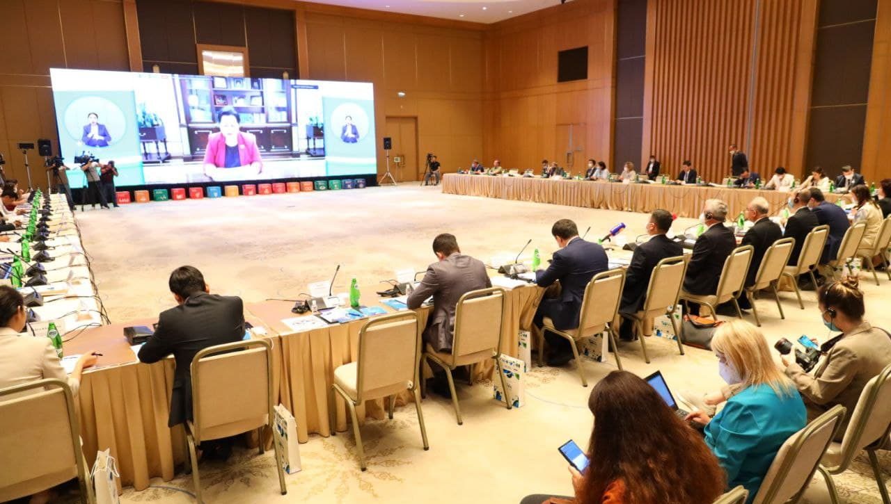 BUTUNJAHON KONFERENTSIYASINING BIRINCHI KUNI: O'zbekistonning yoshlar huquqlarini ta'minlash ishiga sodiqligi e'tirof etildi