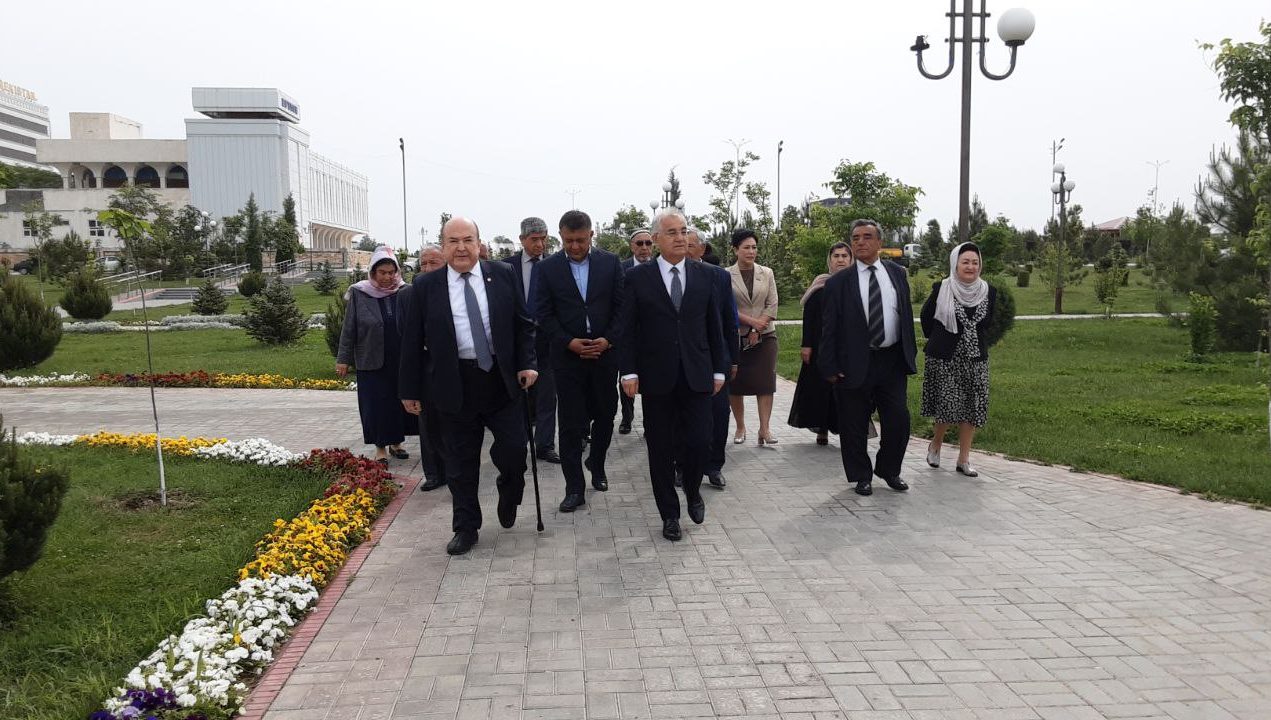 Hamid Olimjon va Zulfiyaxonim xotirasi yod etildi