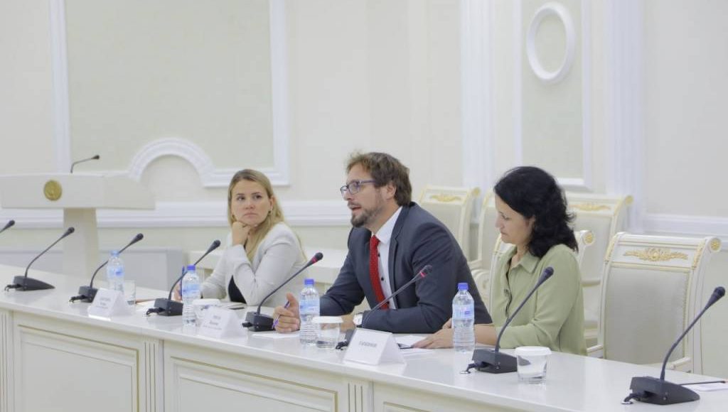 YeXHT delegatsiyasi Konstitutsiyaviy komissiya faoliyati bilan tanishdi
