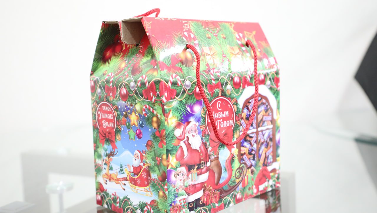 Milliy markaz xodimlariga bayram sovg‘alari topshirildi