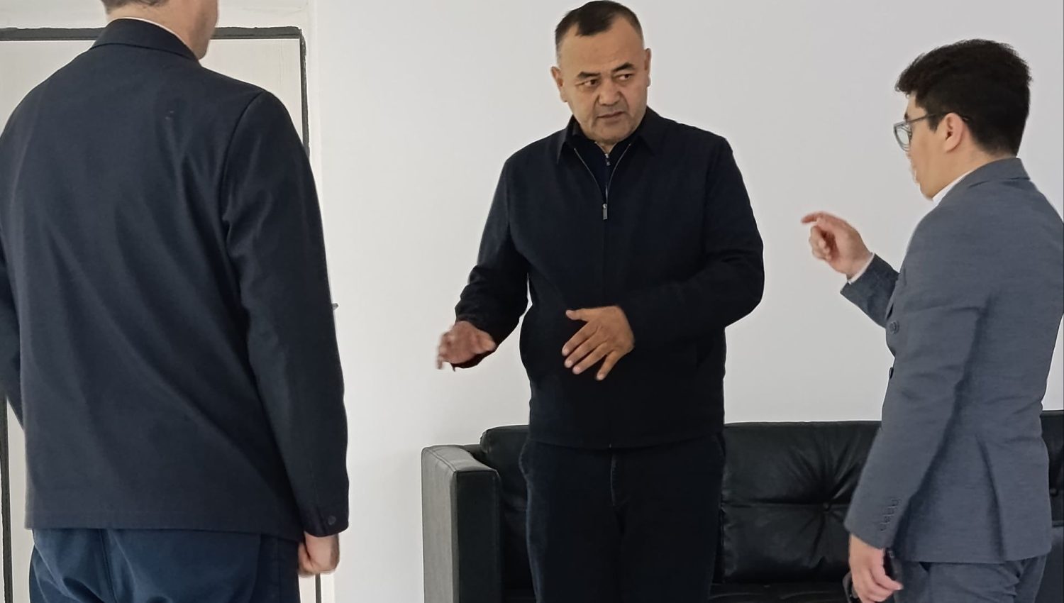 Murojaatlar bilan ishlashning takomillashtirilgan yangi tizimi haqida muloqotlar o‘tkazildi