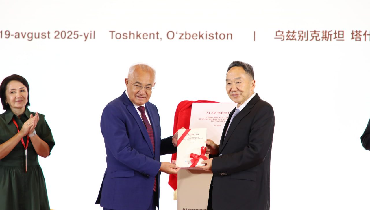 Xitoy Xalq Respublikasi Raisi Si Szinpinning o‘zbek tilida nashr etilgan "Inson huquqlarini hurmat qilish va kafolatlash to‘g‘risida" nomli kitobi haqida
