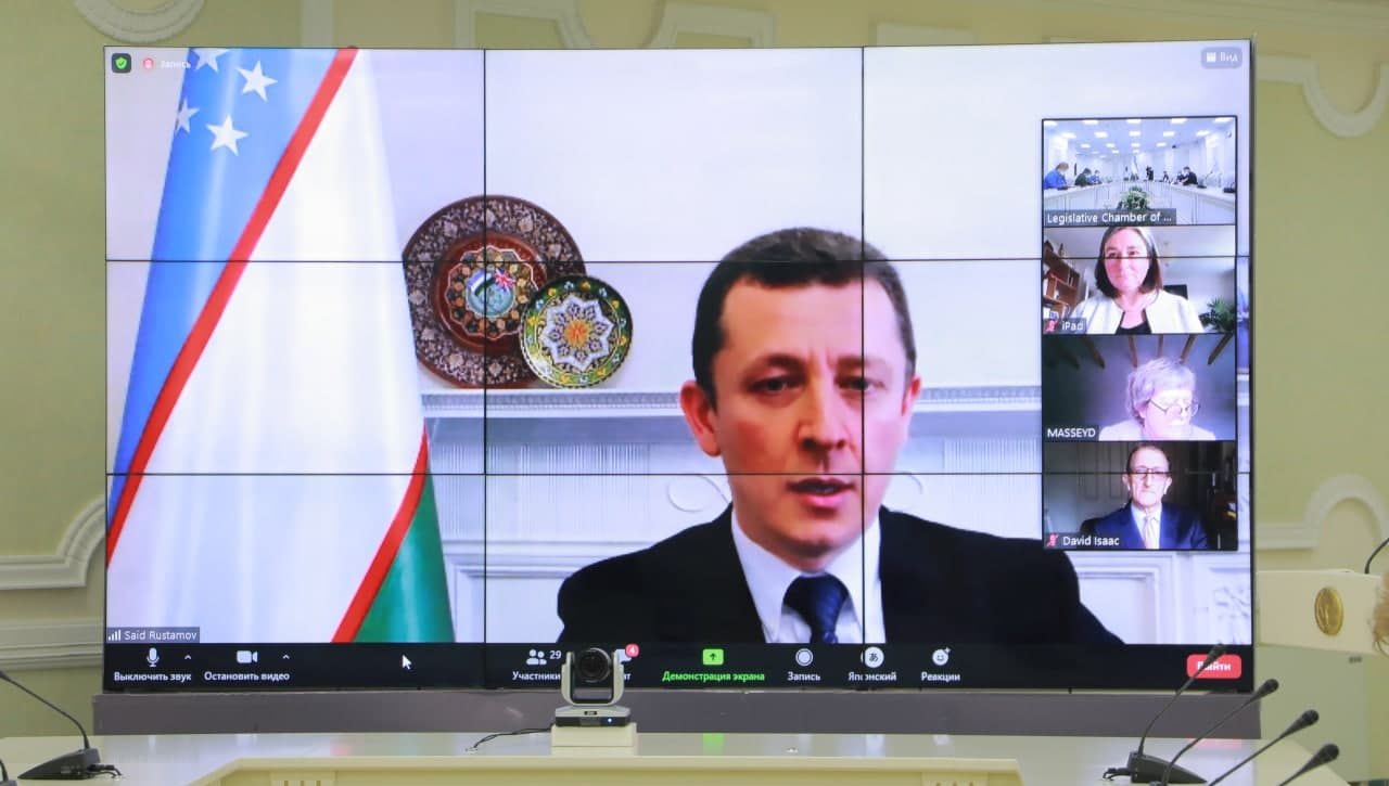 Inson huquqlari bo'yicha xalqaro majburiyatlarning bajarilishini nazorat qilishda parlamentlar roli