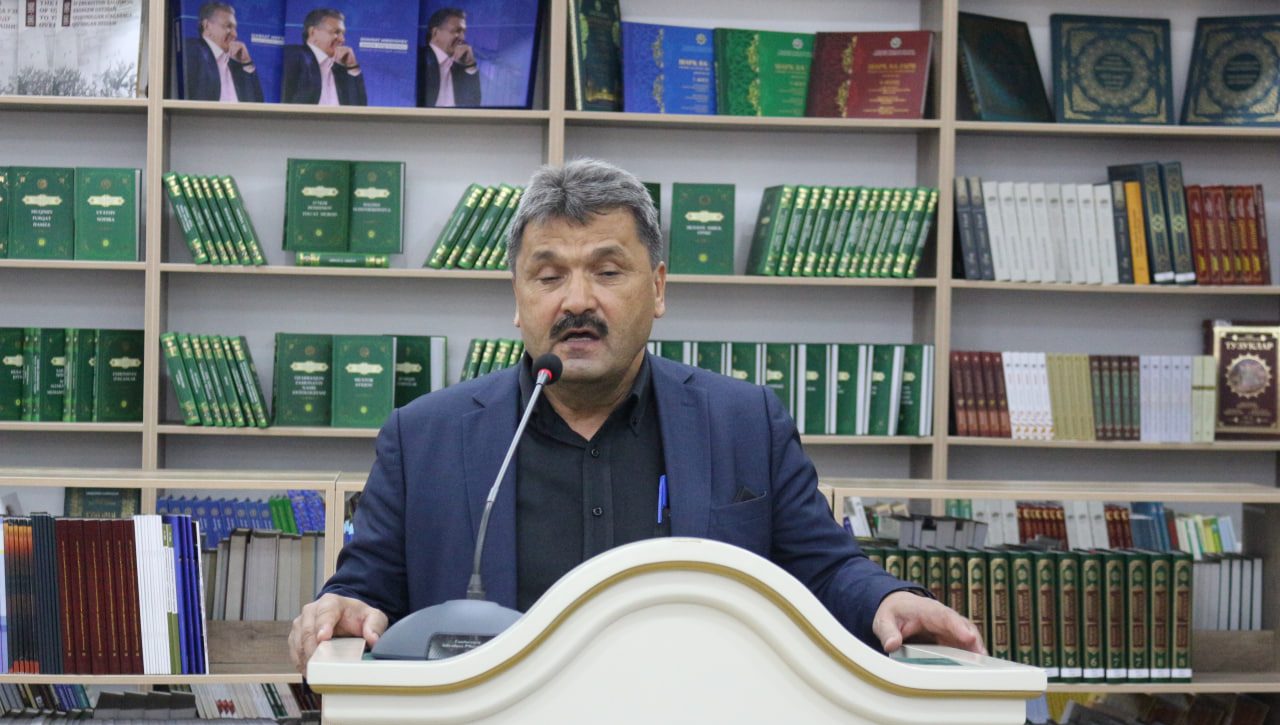 “O‘zbekiston Respublikasi Konstitutsiyasi: o‘quv qo‘llanma” kitobi taqdimoti bo‘lib o‘tdi