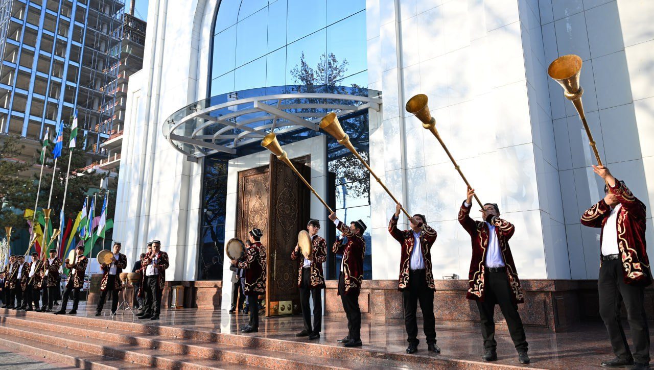 Bugun Toshkentda Kasaba uyushmalari kuni va O‘zbekistonda kasaba uyushmalari harakatining 120-yilligiga bag‘ishlangan tantanali tadbir bo‘lib o‘tdi