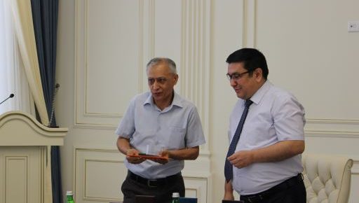 MUKOFOTLAR QUTLUG' BO'LSIN!