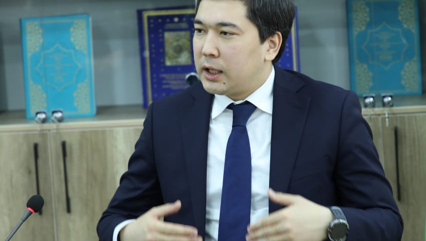 Inson huquqlariga oid adabiyotlar taqdim etildi