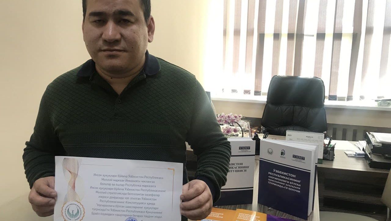 Brayl yozuvidagi huquqiy nashrlar “Kitobxonlik haftaligi” doirasida beg'araz tarqatildi