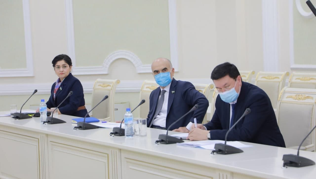 Inson huquqlari bo'yicha xalqaro majburiyatlarning bajarilishini nazorat qilishda parlamentlar roli