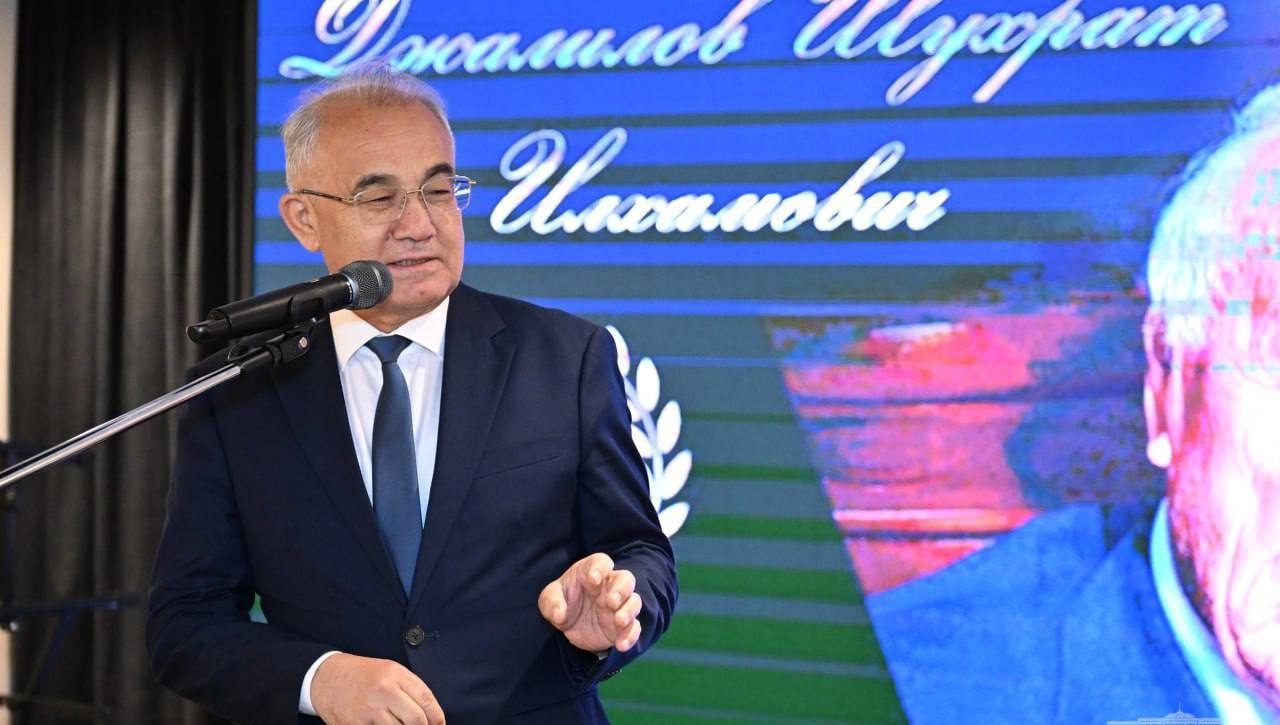 O‘zbekiston Respublikasi Prezidentining farmoni bilan O‘zbekiston ta’lim va fan xodimlari kasaba uyushmasi Respublika kengashi raisining o‘rinbosari Djalilov Shuxrat Ilxamovich O‘zbekiston Respublikasining Faxriy yorlig‘i bilan mukofotlandi