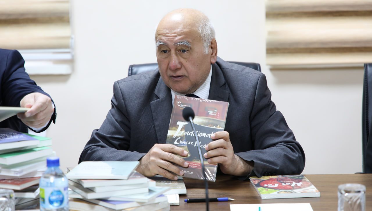 DAVLAT VA HUQUQ INSTITUTIGA INSON HUQUQLARI VA XITOY MADANIYATIGA OID ADABIYOTLAR BEG‘ARAZ TOPSHIRILDI