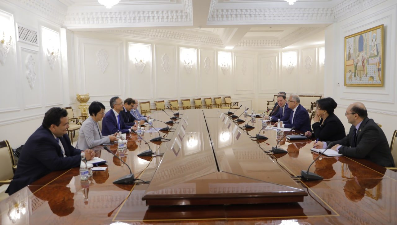  Delegatsiya a’zolari Konstitutsiyaviy komissiya faoliyati bilan tanishdi