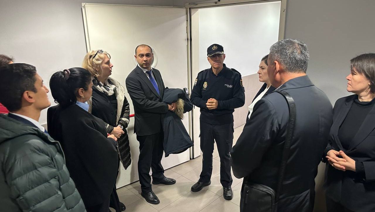 Madriddagi Fuenkarral-El-Pardo politsiya uchastkasi faoliyati bilan tanishuv