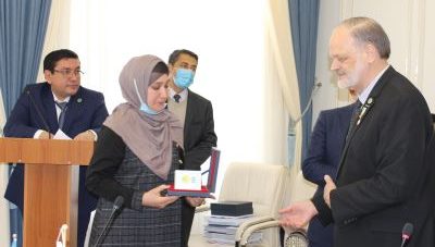 «Inson huquqlari himoyasi uchun»:  ko'krak nishoni ilk sohiblariga topshirildi