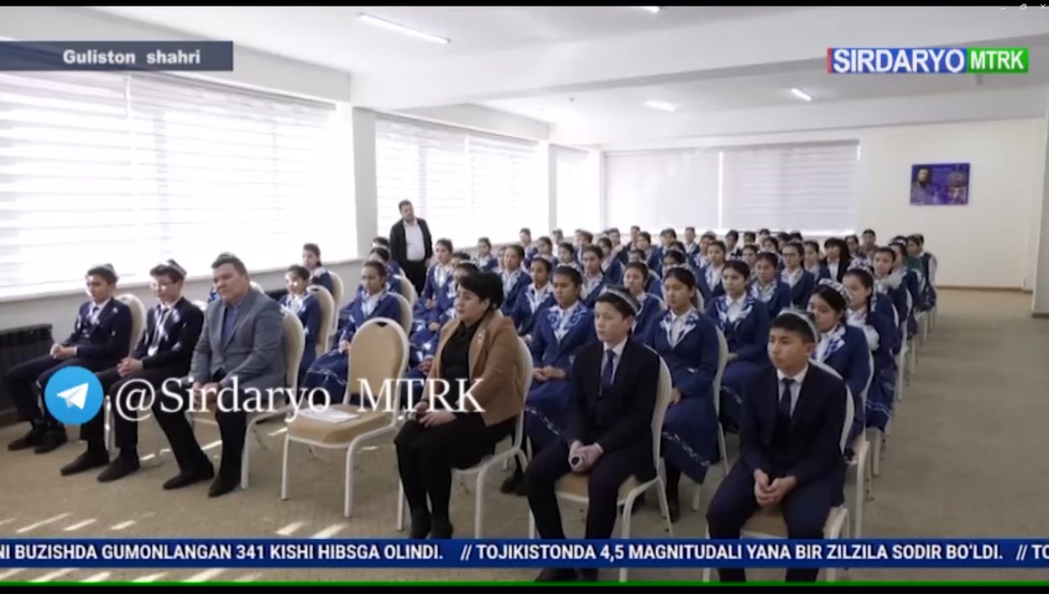 "Inson huquqlari haftaligi" doirasida Halima Xudoyberdieva nomidagi ijod maktabida "Sudya va yoshlar uchrashuvi" bo‘lib o‘tdi