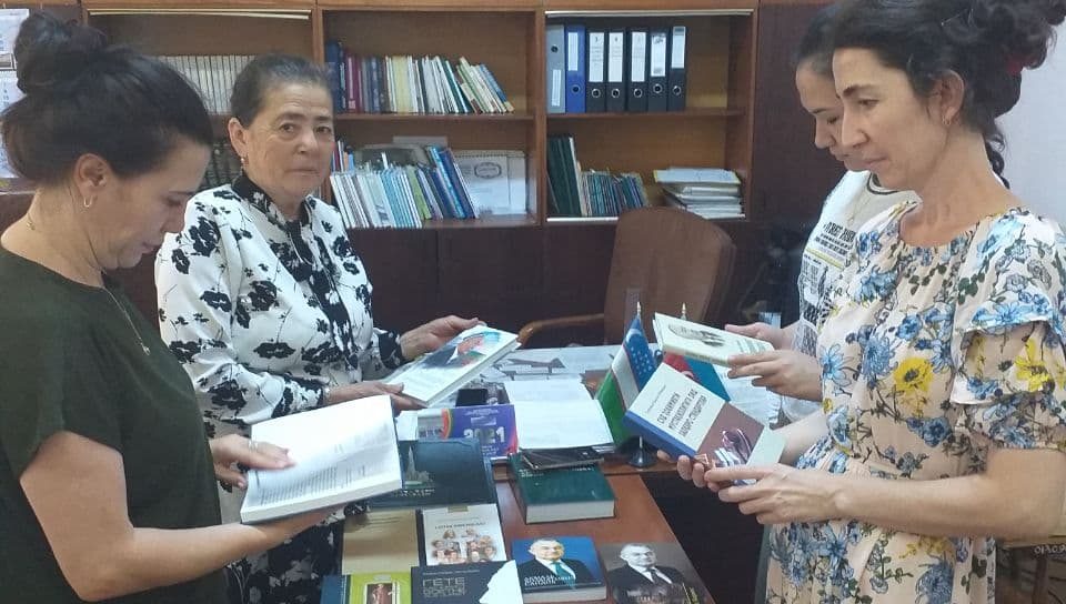 Milliy markaz kitoblari Fanlar akademiyasining fundamental kutubxonasidan joy oldi