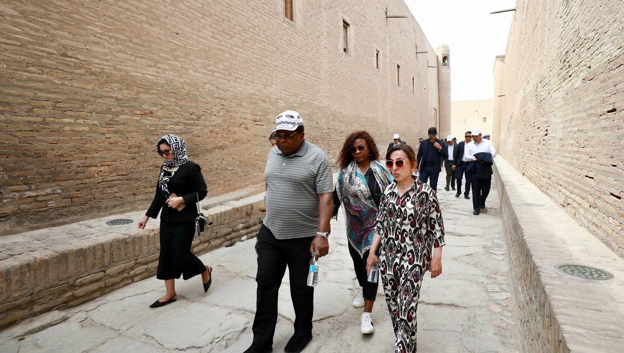  Parlamentlararo ittifoq Bosh kotibi Martin Chungong va Jahon sog‘liqni saqlash tashkiloti sog‘liq xavfsizligi departamenti direktori Dr. Stella Chungong Xiva shahrida