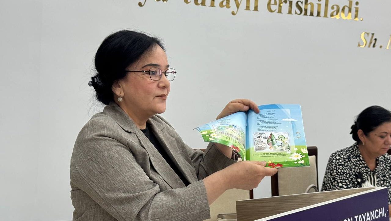 Tanlov g‘oliblariga ular chizgan rasmlar chop etilgan kitob topshirildi