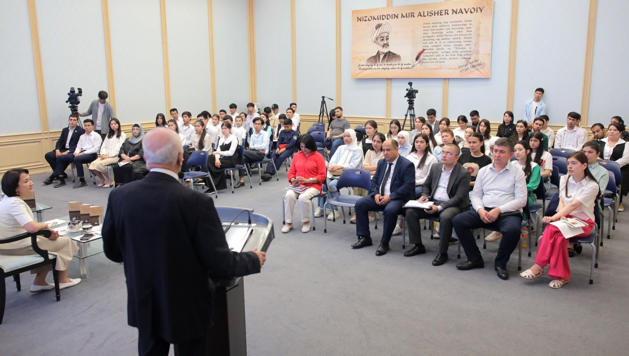 Akmal Saidovning “Lev Tolstoy hikmatlari” kitobi taqdimoti bo‘lib o‘tdi
