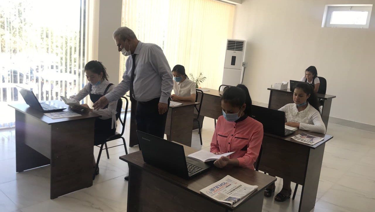 Milliy markaz tomonidan qamashilik bolajonlarga kitoblar sovg'a qilindi