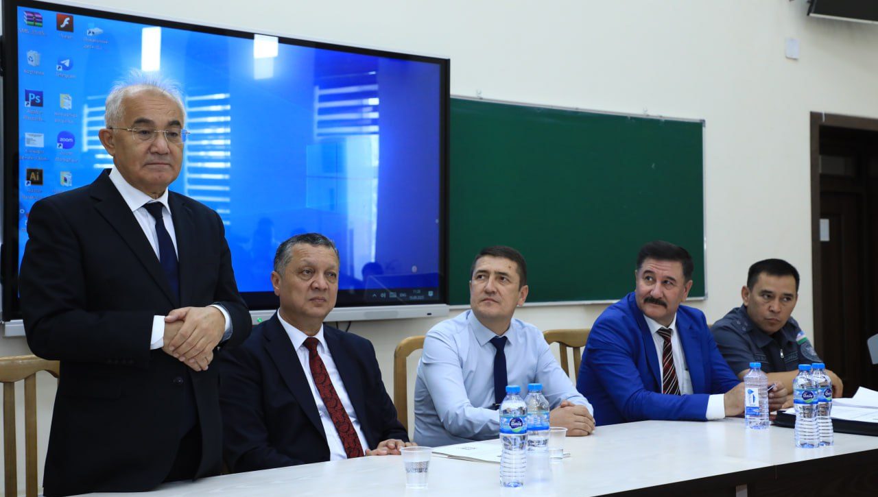 AKADEMIK VA YOSHLAR UCHRASHUVI