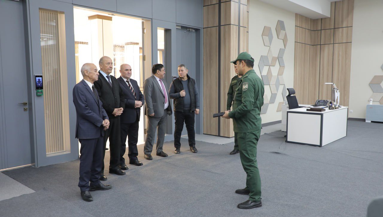Yuridik fanlar sohasidagi bir guruh olimlar Bojxona rasmiylashtiruvi markazida bo‘lishdi