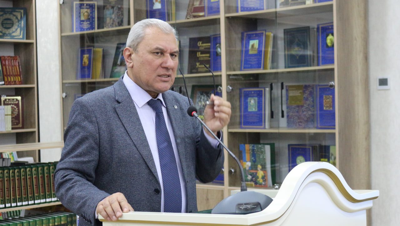 “O‘zbekiston Respublikasi Konstitutsiyasi: o‘quv qo‘llanma” kitobi taqdimoti bo‘lib o‘tdi