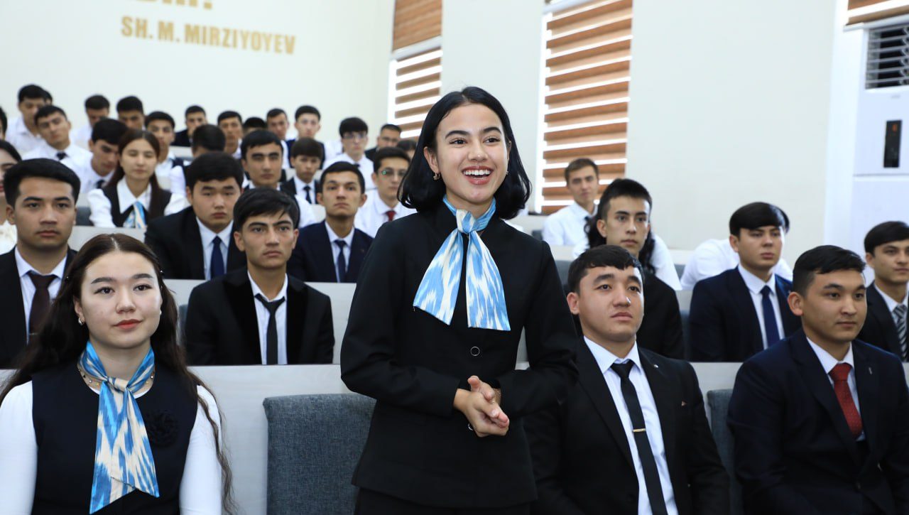 AKADEMIK VA YOSHLAR UCHRASHUVI