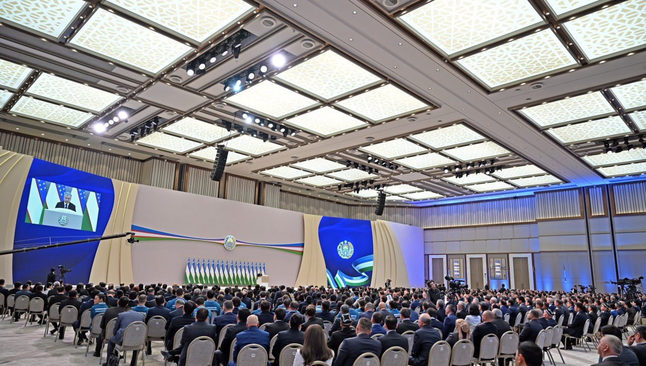 Президент: аёлни муаммоси билан ёлғиз қолдиришга ҳеч кимнинг ҳаққи йўқ