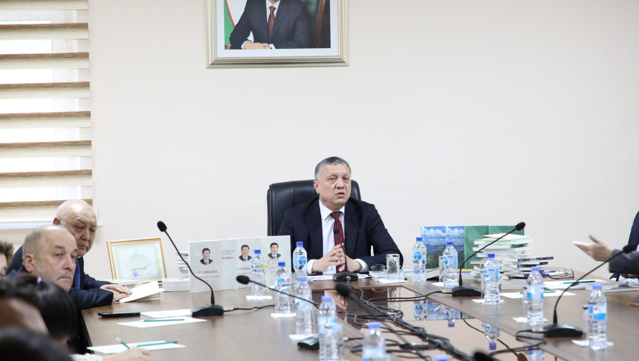 DAVLAT VA HUQUQ INSTITUTIGA INSON HUQUQLARI VA XITOY MADANIYATIGA OID ADABIYOTLAR BEG‘ARAZ TOPSHIRILDI