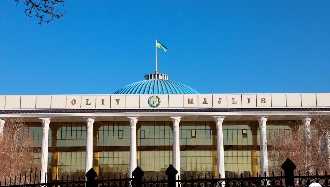 Konstitutsiyaviy qonun loyihasi parlamentda birinchi o‘qishda qabul qilindi
