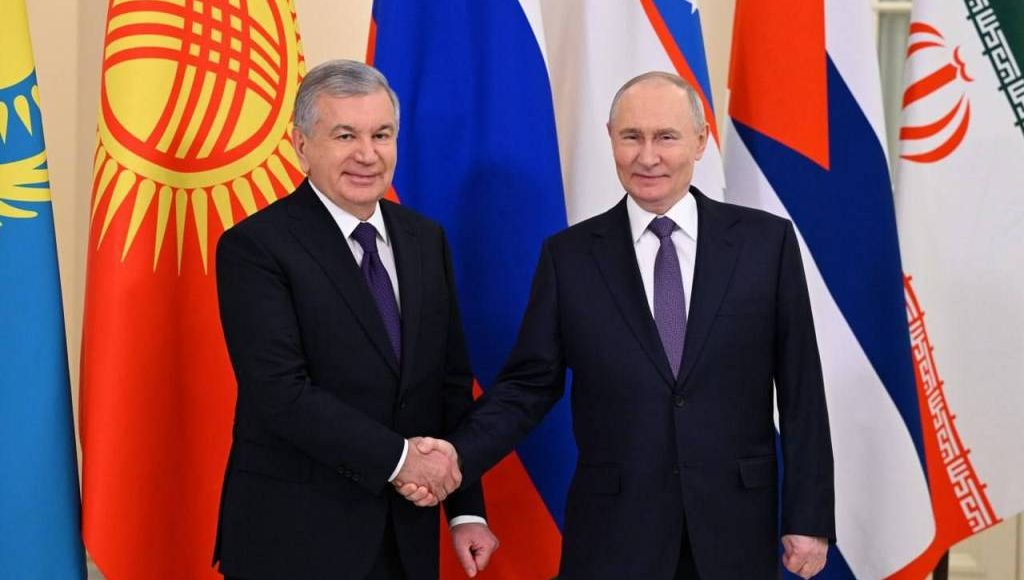 Ўзбекистон Президенти ЕОИИ саммитида иштирок этди