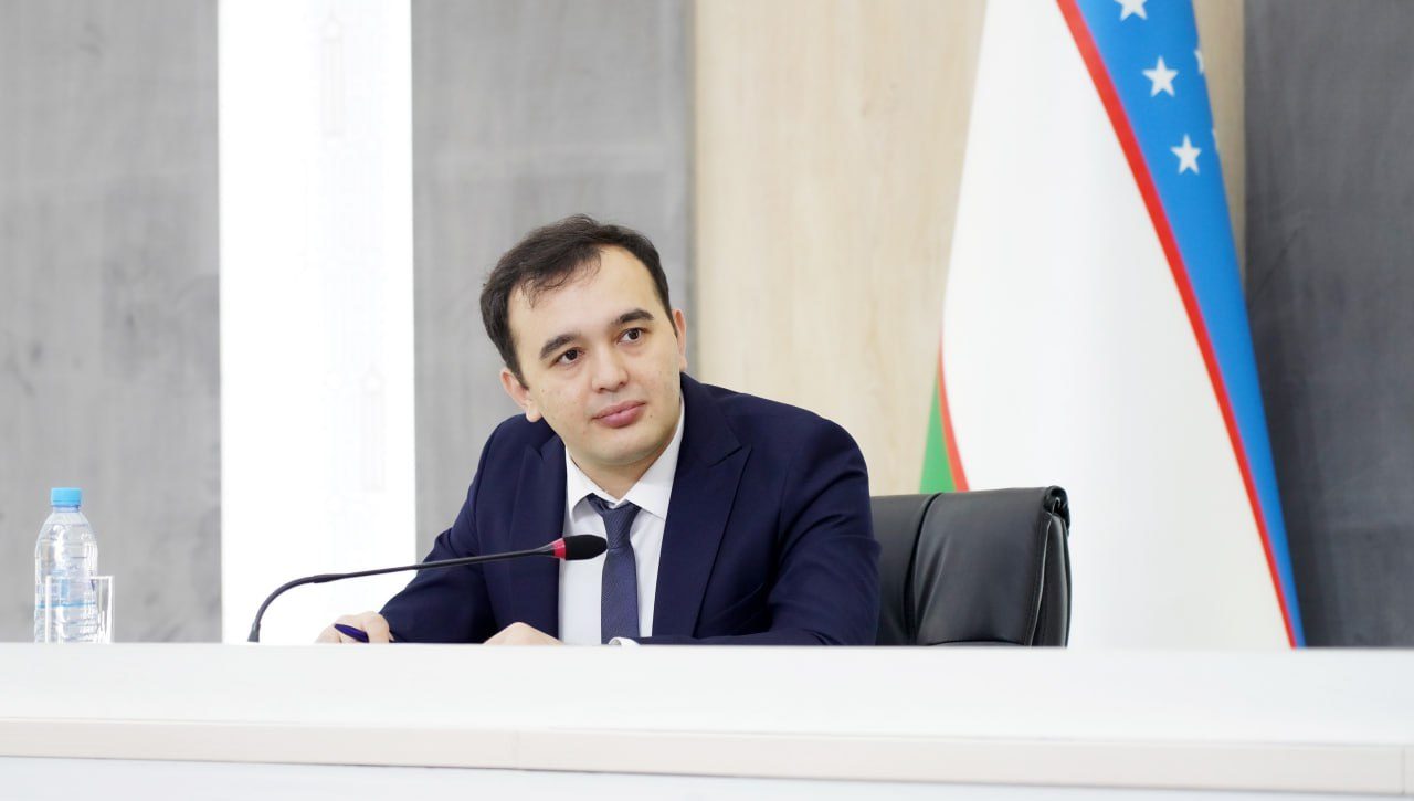 Xavfsizlik, kommuniti va muvaffaqiyat: Meta’dan matbuot kotiblari uchun trening
