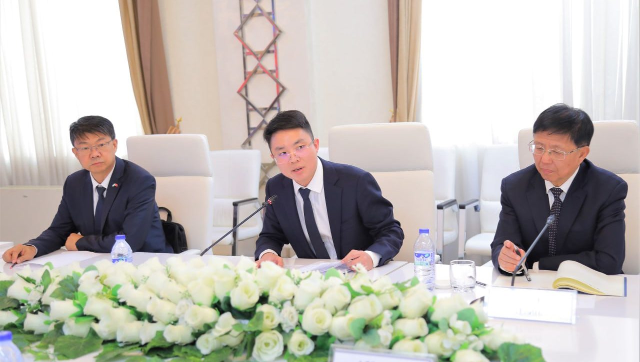 Adliya vaziri o‘rinbosari Sh. Rabiyev bilan Xitoy Xalq siyosiy maslahat kengashi Milliy qo‘mitasi a’zosi, Inson huquqlarini o‘rganish bo‘yicha Xitoy jamiyati raisining o‘rinbosari janob S. Szyango boshchiligidagi delegatsiya o‘rtasida uchrashuv bo‘lib o‘tdi