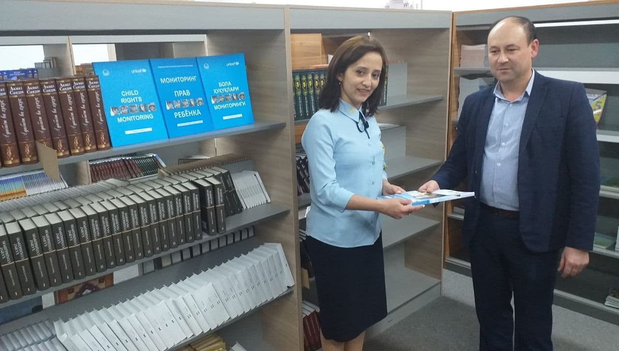 Markaz tomonidan yana bir maktab kutubxonasiga kitoblar taqdim etildi
