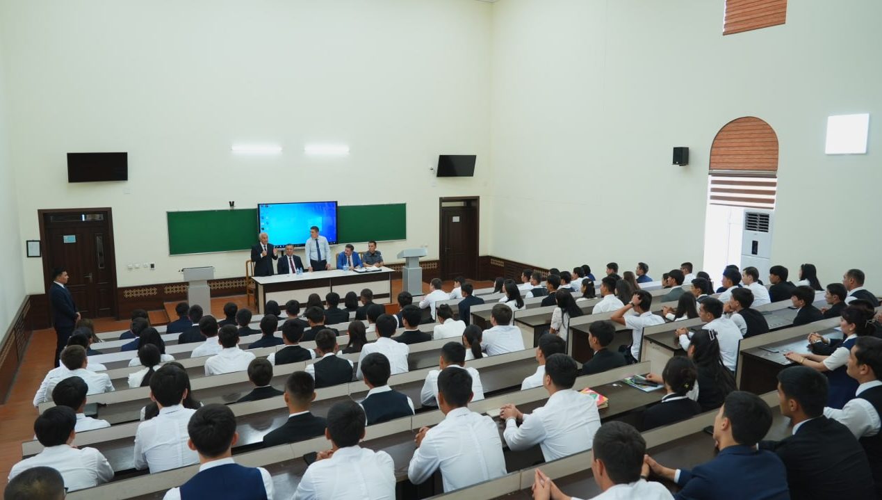 AKADEMIK VA YOSHLAR UCHRASHUVI