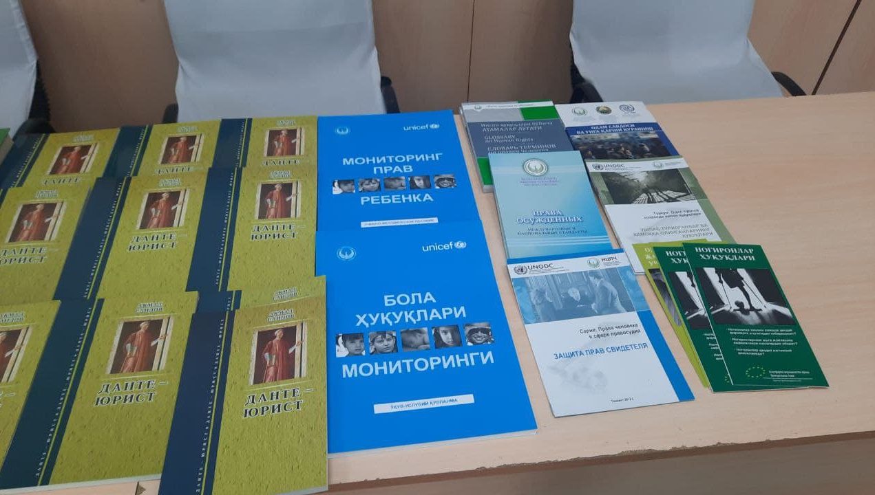 Gulistonlik bolajonlarga – Markazdan kitoblar yetkazildi