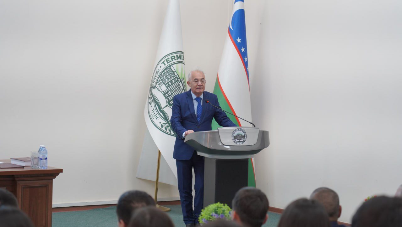 Akademik va yoshlar uchrashuvi: Akmal Saidov Termiz davlat universitetida