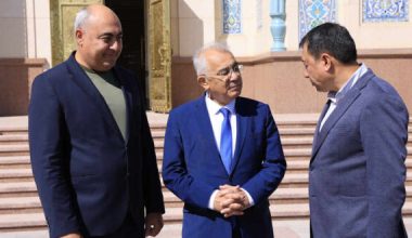 Imom Buxoriy xalqaro ilmiy-tadqiqot markazida akademik Akmal Saidov bilan navbatdagi ilmiy uchrashuv