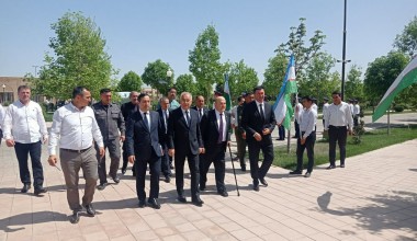 Уч авлод учрашувида Тараққиёт стратегиясининг моҳияти ҳақида сўз борди