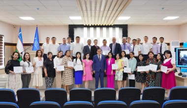 Инсон ҳуқуқлари ҳимоясига бағишланган семинар-тренинг тингловчиларига сертификатлар топширилди