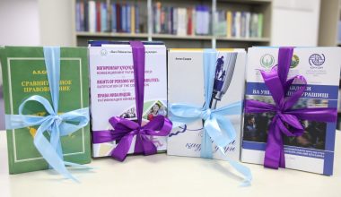 O‘zbekiston Milliy kutubxonasiga Inson huquqlari bo‘yicha O‘zbekiston Respublikasi Milliy markazi tomonidan inson huquqlariga oid adabiyotlar taqdim etildi.