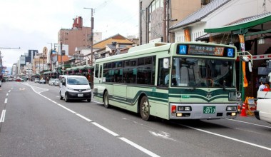 Yaponiyada salkam 30 yil avtobus boshqargan haydovchi 7 dollar o‘g‘irlagani uchun ishdan bo‘shatildi