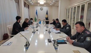 Фионнуала Ни Аолайн Ўзбекистон Мудофаа вазирлигига ташриф буюрди 