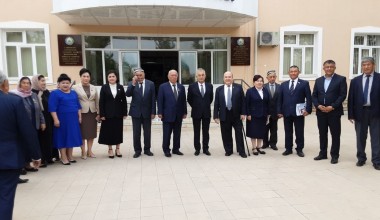 Жиззахдаги ижод мактабида “Уч авлод” учрашуви бўлди