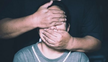 Одам савдоси қурбонларининг 71 фоизини аёллар ва болалар ташкил этади