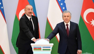 Президенты Узбекистана и Азербайджана провели встречу с представителями бизнеса