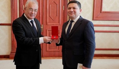 Эсдалик нишонлари топширилди