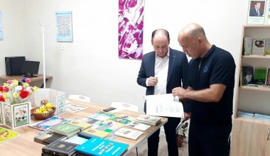 Миллий марказ томонидан Меҳрибонлик уйига китоблар топширилди