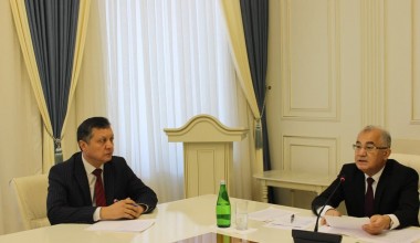 ФУҚАРОЛИК ВА ФУҚАРОСИЗЛИК МУАММОЛАРИ: Миллий марказ ва БМТ мутахассислари талабаларга шу мавзуда маъруза ўқидилар